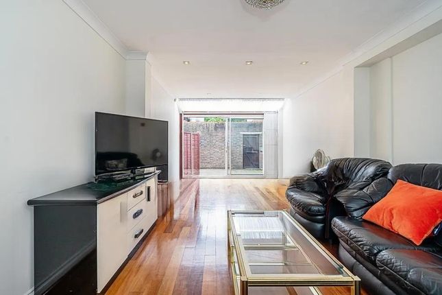 14, Maple Mews, London photo 3