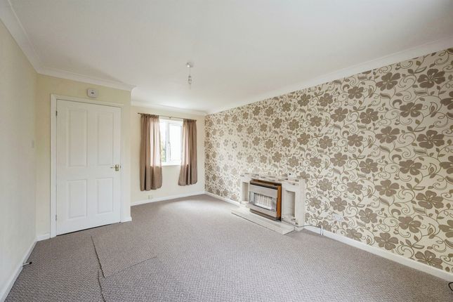 Terraced house for sale in North Avenue, Bawtry, Doncaster
