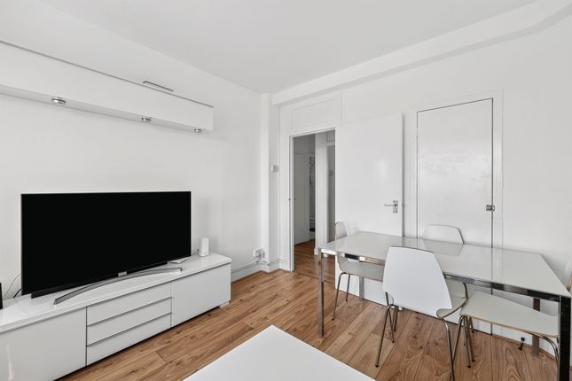 Flat 24, Abercrombie House, White City Estate, London photo 4