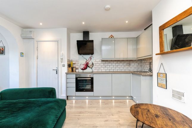 Flat 1, 80, Stotfold Road, ARLESEY photo 4