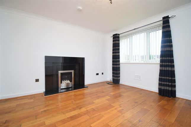 38, Sycamore Copse, Wakefield photo 4
