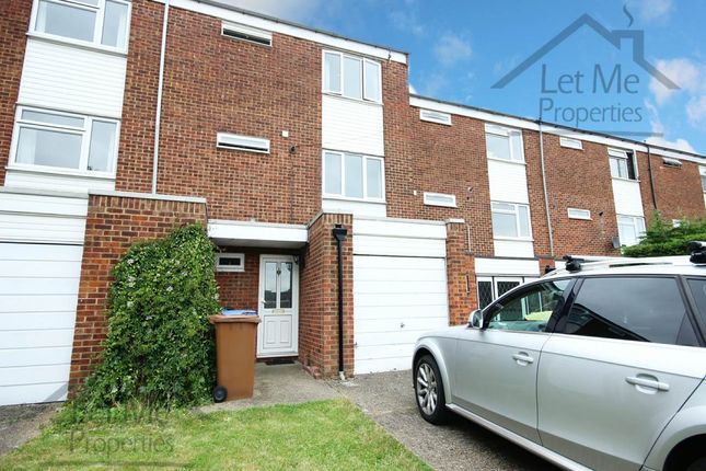 Thumbnail Town house to rent in St. Audreys Close, Hatfield