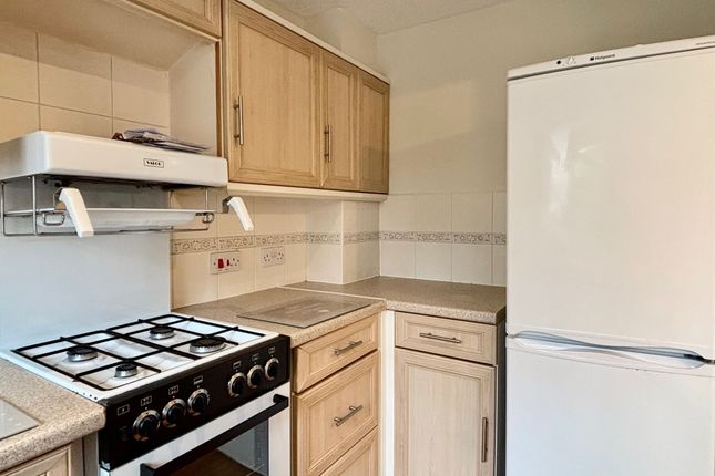 45 Byron Way, Swansea photo 5
