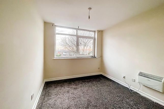 Flat for sale in Compass Road, Hull