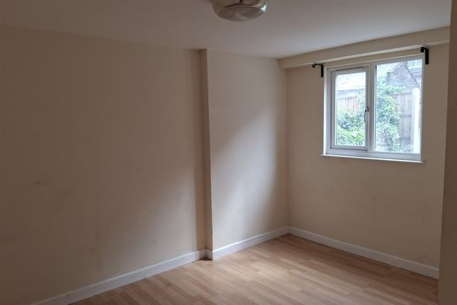Flat 1, 5 Market Mews,, Market Street, CINDERFORD photo 5