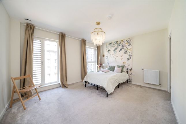 4, Cantwell House, London photo 4
