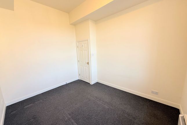Flat 16, Carlton Mill Wharf Street, Sowerby Bridge photo 3