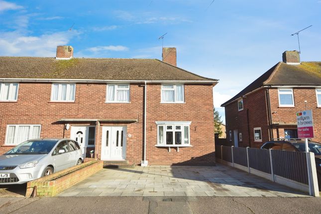 End terrace house for sale in Queensland Crescent, Chelmsford