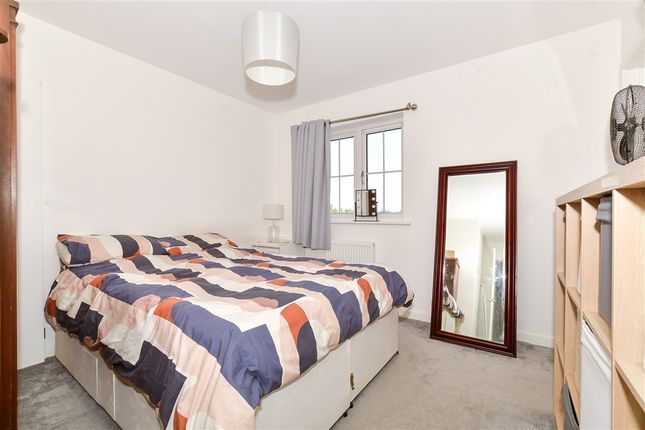 Weavering Court Coxheath, Maidstone photo 4