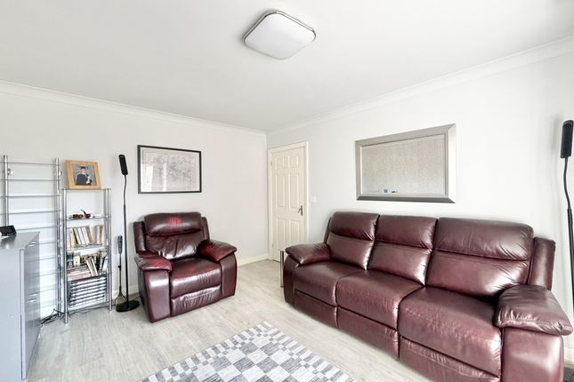 8, Garden Close, Stanley Park photo 3