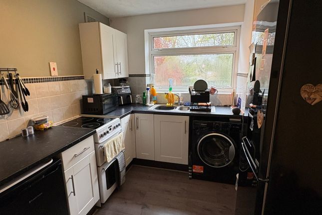 Flat 3, Washington Court, Finchfield Road West, Wolverhampton photo 4