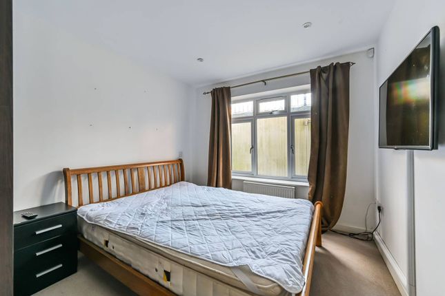 Flat to rent in Upper Tulse Hill, Brixton Hill, London