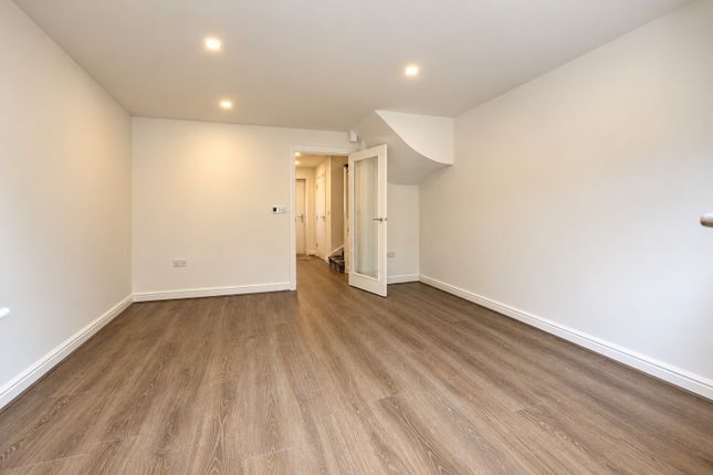 Warley Street, Brentwood photo 4