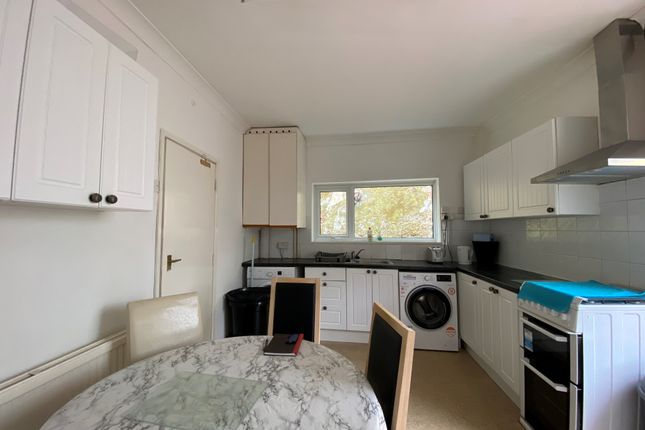 Semi-detached house to rent in Thackeray Road, Southampton