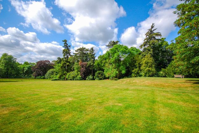 Flat for sale in Nanhurst Park, Cranleigh