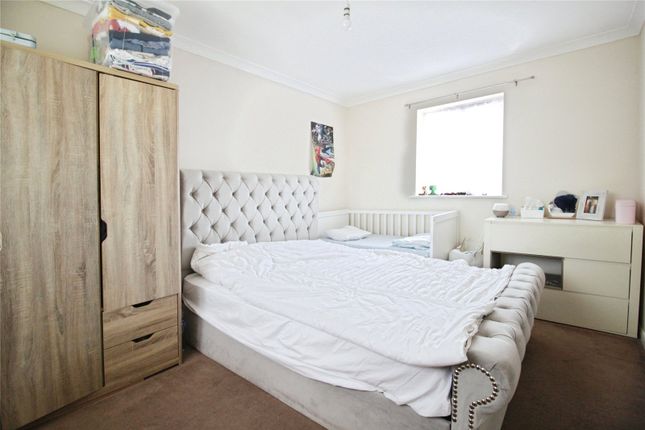 100, Charleston Avenue,, Basildon photo 5