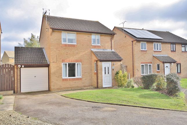 Thumbnail Detached house for sale in Thorney Leys, Witney