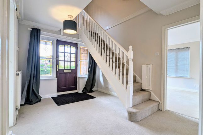 7 Stagshaw Grove, Milton Keynes photo 2