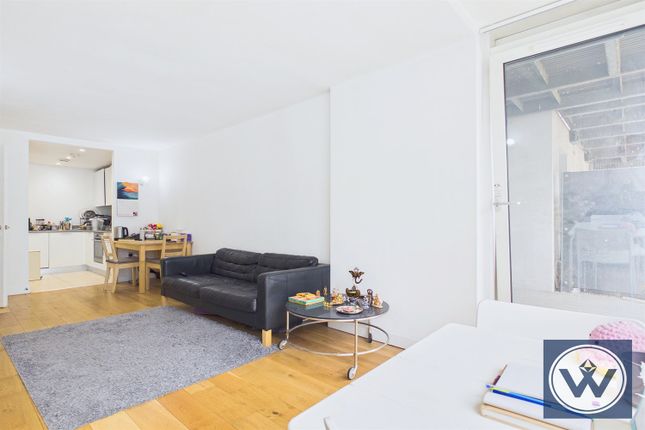Flat 301, 301 Navigation Building, Station Approach, Hayes photo 4
