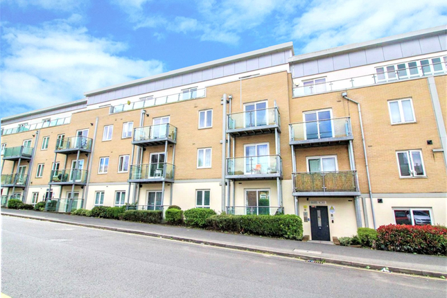 2-bed flat on St. James Road, Essex, £300,000