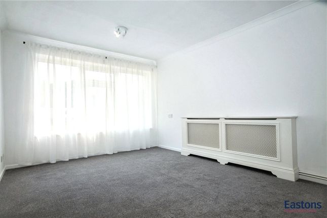 52, Fleetwood Close, Surrey photo 4