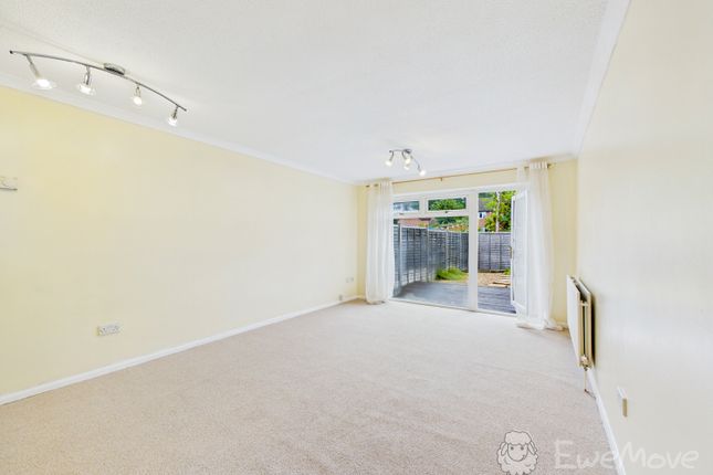 62, MONTROSE CLOSE, BORDON photo 2