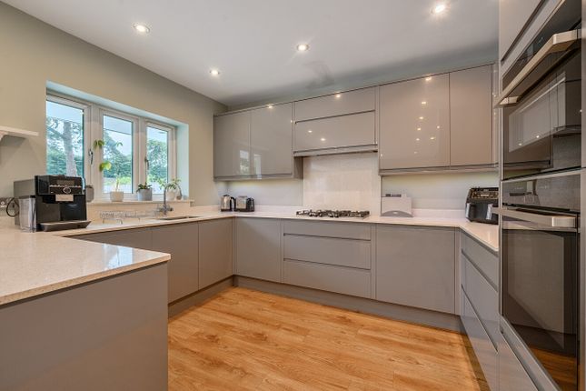 28, Hinton Wood Avenue, Christchurch photo 4