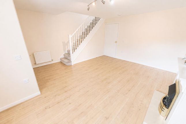 12, Elsworth Close, Manchester photo 3