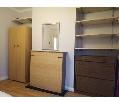Room to rent in Carlisle Avenue, London