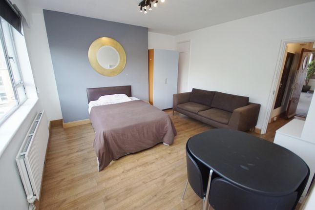 Flat 2, Culver House, Holborn photo 2