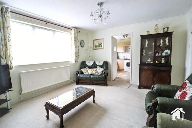 Flat 27, Rowena Court, Cross Lane, Mountsorrel photo 2