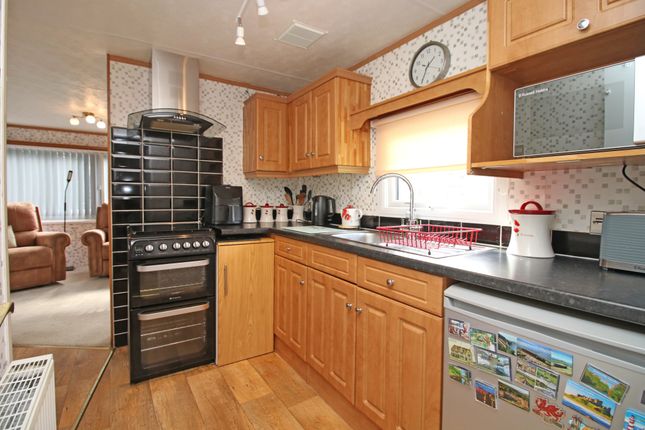 18, Ingledene Caravan Site, Thornton-Cleveleys photo 2