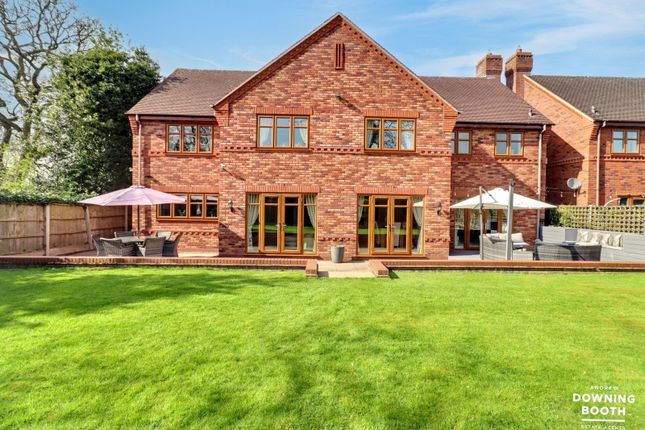 2, Clayton Drive, Lichfield photo 2