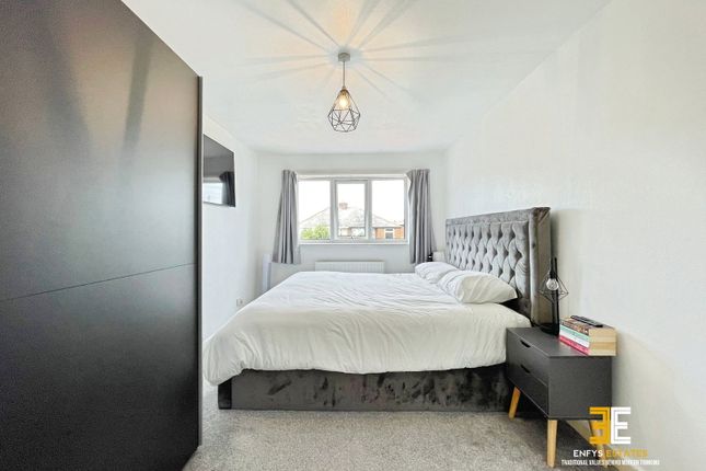 13, Glan Road, Colwyn Bay photo 4
