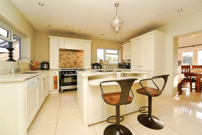 12, Winnycroft Lane, Gloucester photo 4