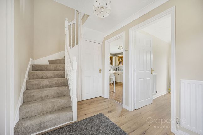 10, Balme Close, Reading photo 3