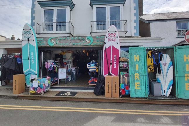 Siop Glandulyn Store (Building), Pwllheli photo 3