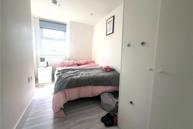 Flat to rent in Goldhawk Road, London