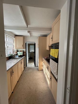 63, Dore Avenue, LONDON photo 4