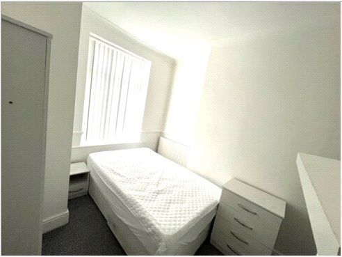 71, Athol Street South, Lancashire photo 4