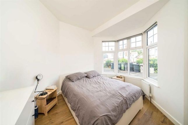 Flat 2, 216, London Road, Twickenham photo 5