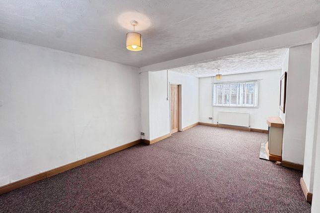 18, Waun Avenue, Port Talbot photo 3