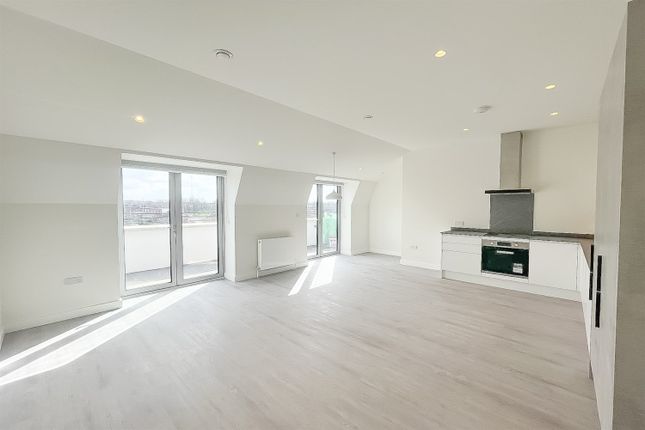 Thumbnail Flat to rent in Clive, Lodge, Shirehall Lane, Hendon