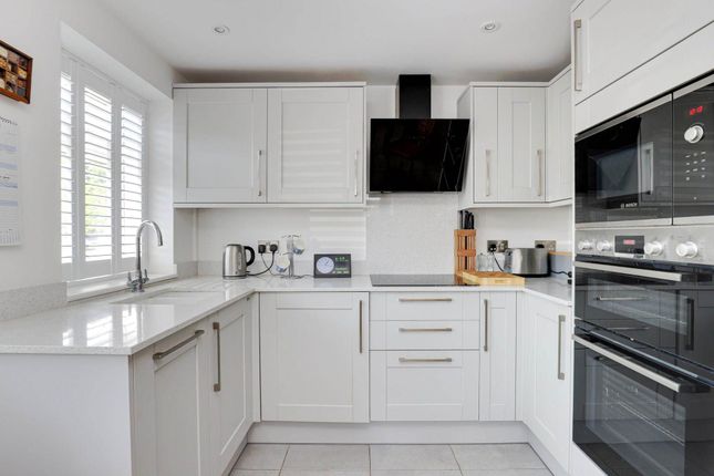 4, Hillview Close, Sonning Common photo 4