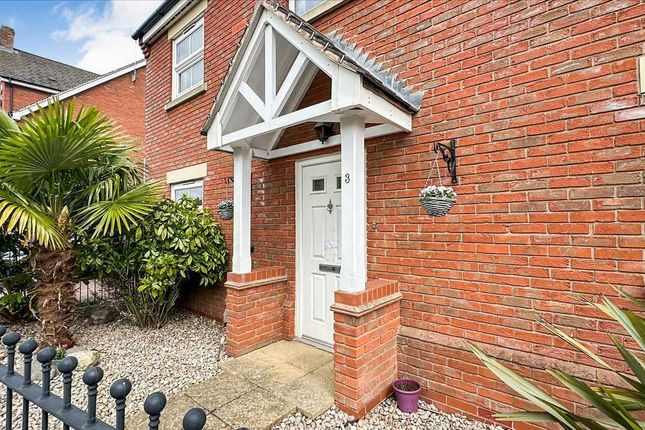 3, Roe Gardens, Nottingham photo 2
