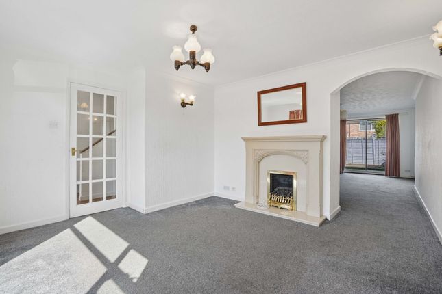 24 Haines Court, Abingdon photo 2
