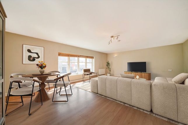 Flat 7, 2, Prince Edward Road, London photo 2