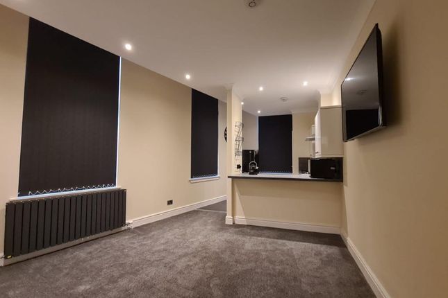 9 Clarendon Place, St. Georges Cross, Glasgow, G20, Glasgow photo 4