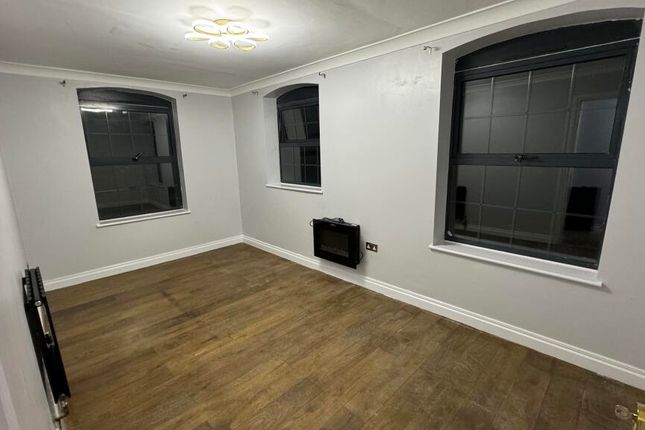 Flat 2, 21, Chequers Lane, WELLINGBOROUGH photo 5
