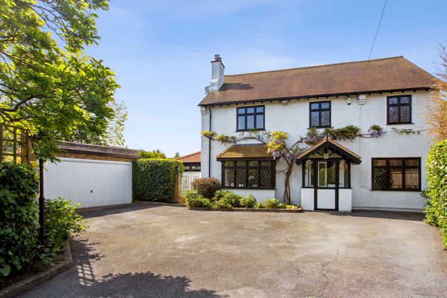 Thumbnail Detached house for sale in Bartletts Lane, Maidenhead